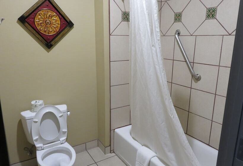 בית מלון כפרי La Hacienda Inn