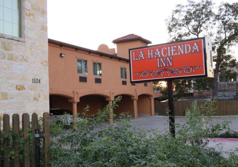 ホテル La Hacienda Inn