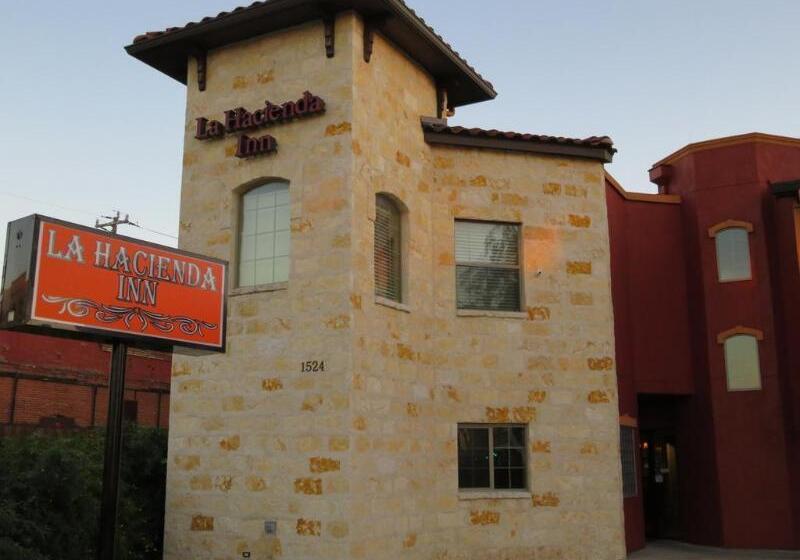 ホテル La Hacienda Inn