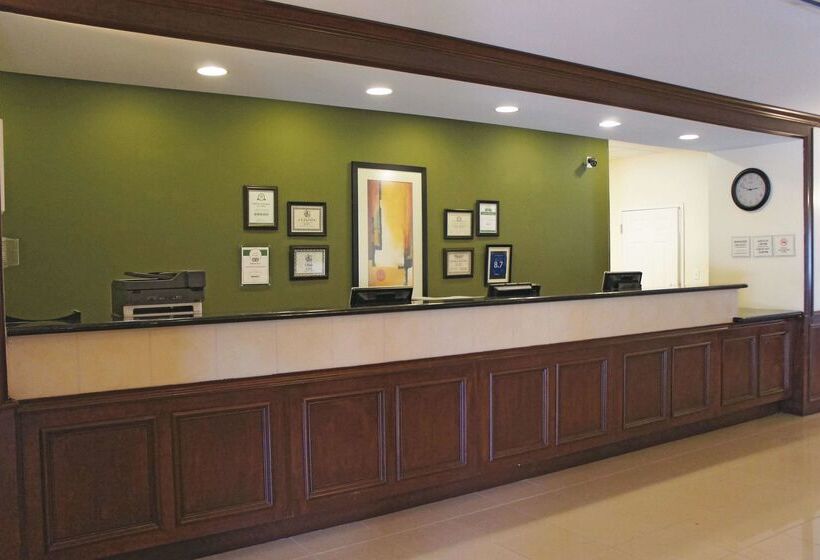 Отель La Quinta By Wyndham Columbus Tx