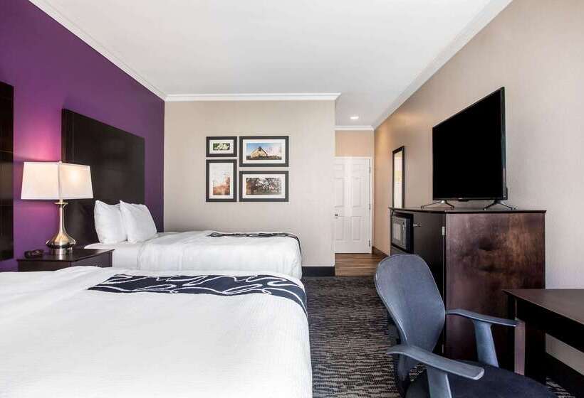 Отель La Quinta By Wyndham Columbus Tx