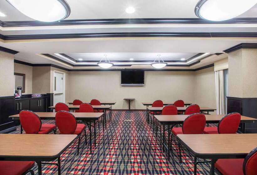 فندق La Quinta By Wyndham Conway