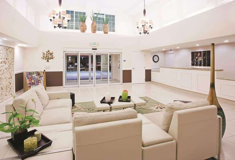 호텔 La Quinta By Wyndham Fowler