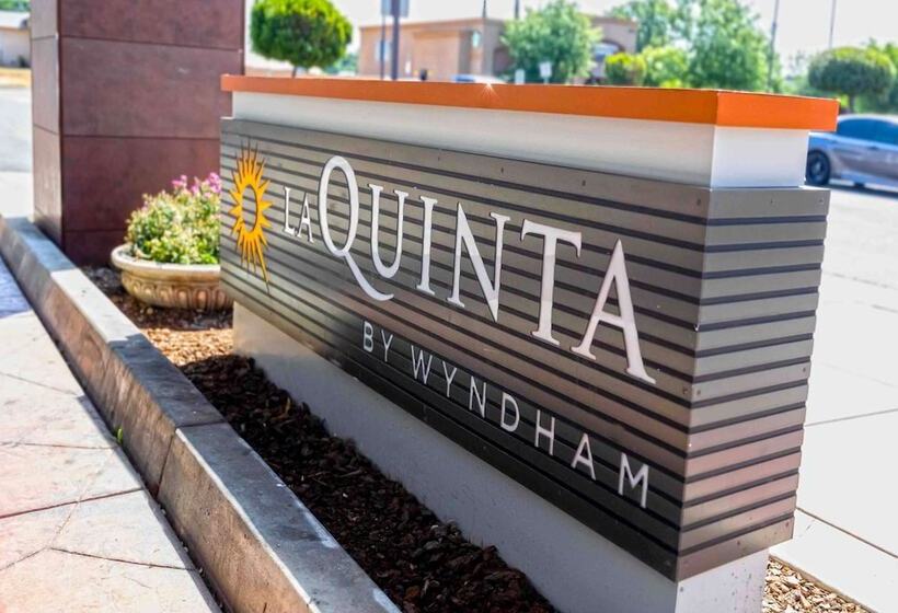 호텔 La Quinta By Wyndham Fowler