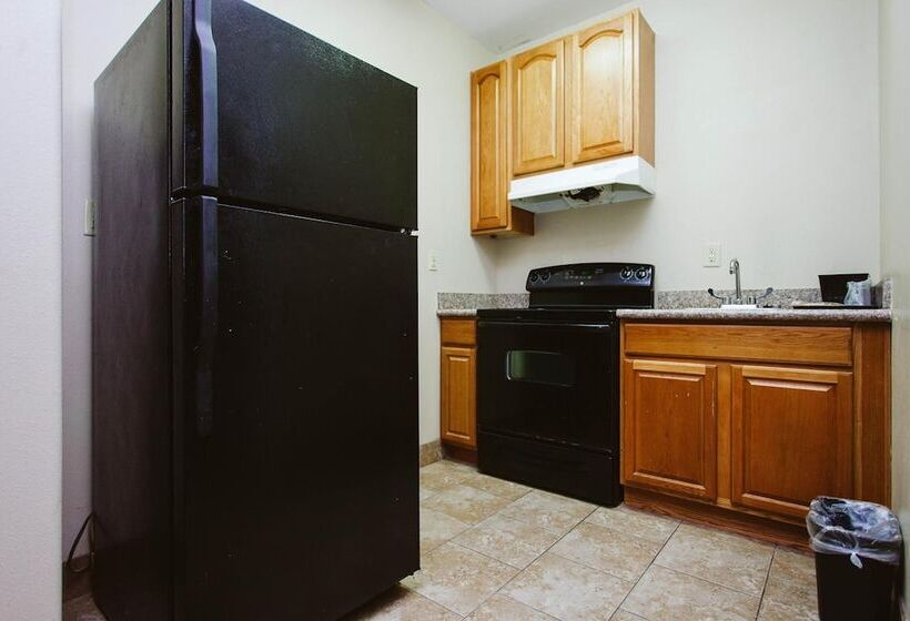 בית מלון כפרי Palace Inn   Baytown I 10