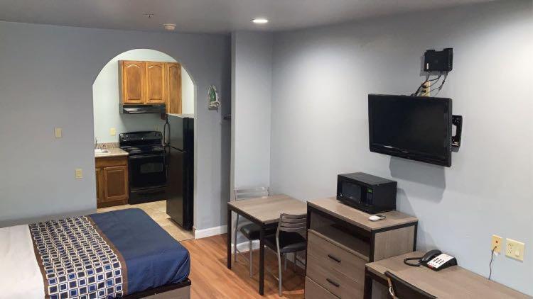 בית מלון כפרי Palace Inn   Baytown I 10