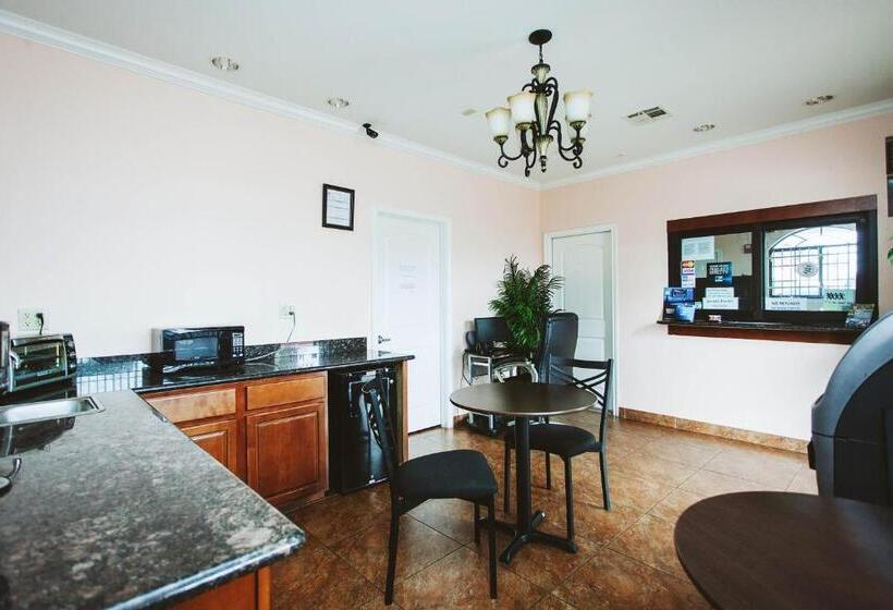 בית מלון כפרי Palace Inn   Baytown I 10