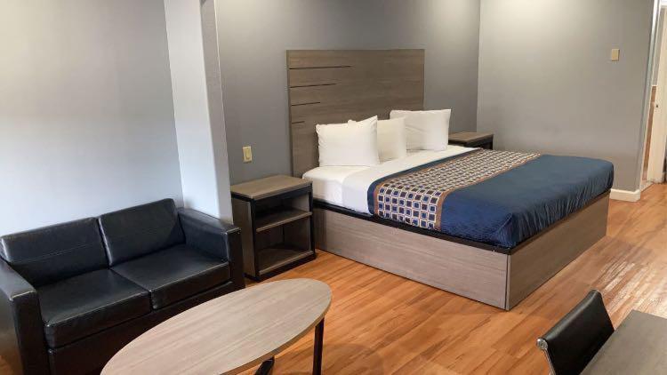 בית מלון כפרי Palace Inn   Baytown I 10