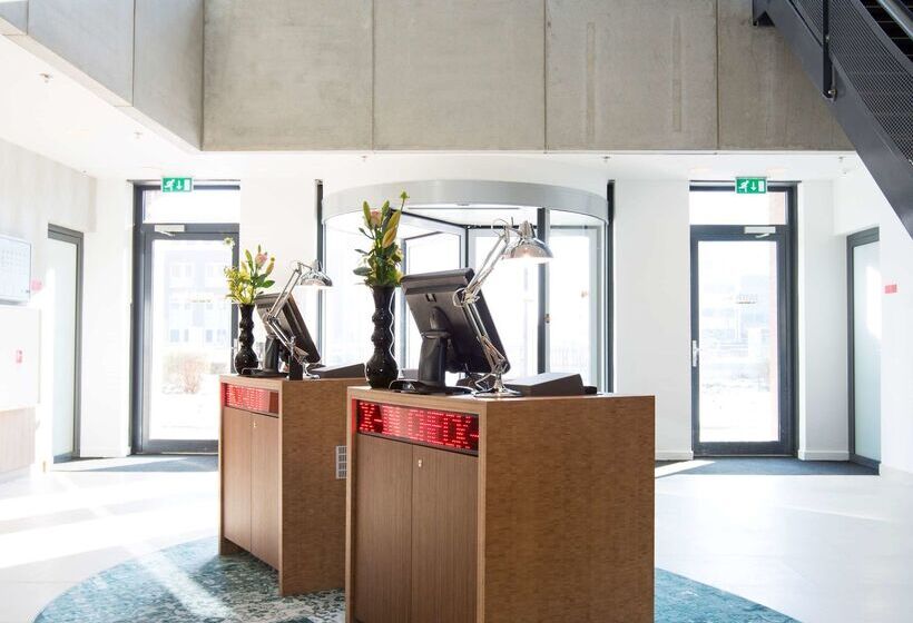 Отель Park Inn By Radisson Amsterdam Airport Schiphol