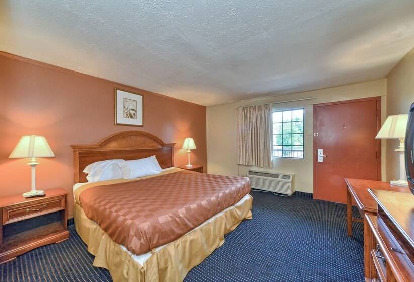 酒店 Red Carpet Innstamford