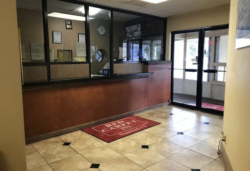 酒店 Red Carpet Innstamford