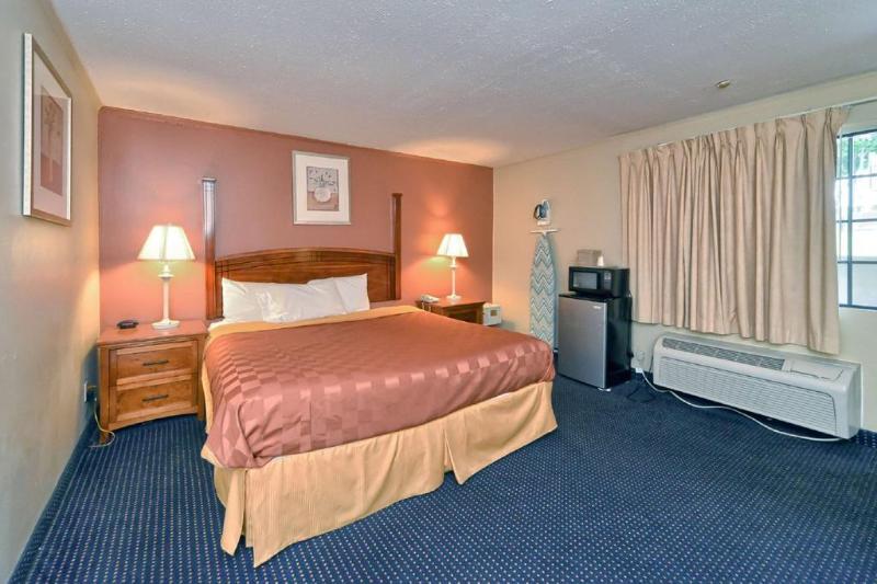 酒店 Red Carpet Innstamford