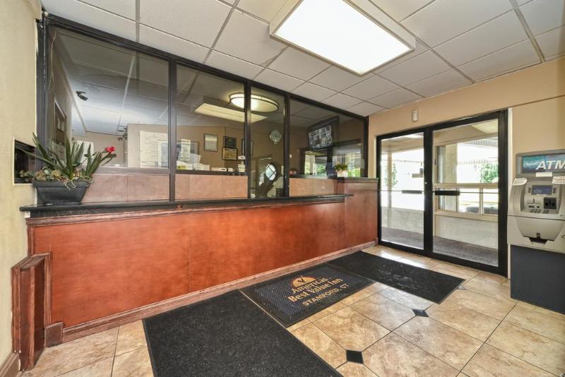 酒店 Red Carpet Innstamford