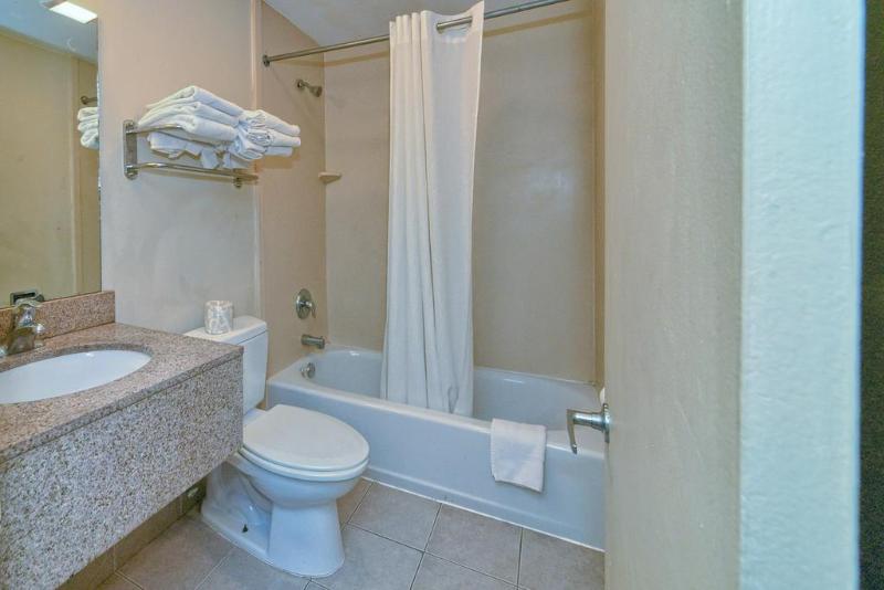 酒店 Red Carpet Innstamford