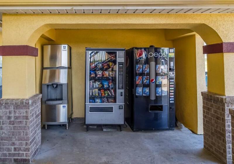 فندق Red Roof Inn Port Allen