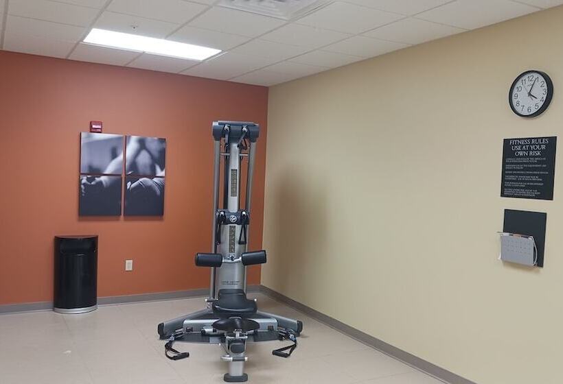 Отель Red Roof Inn & Suites Midland