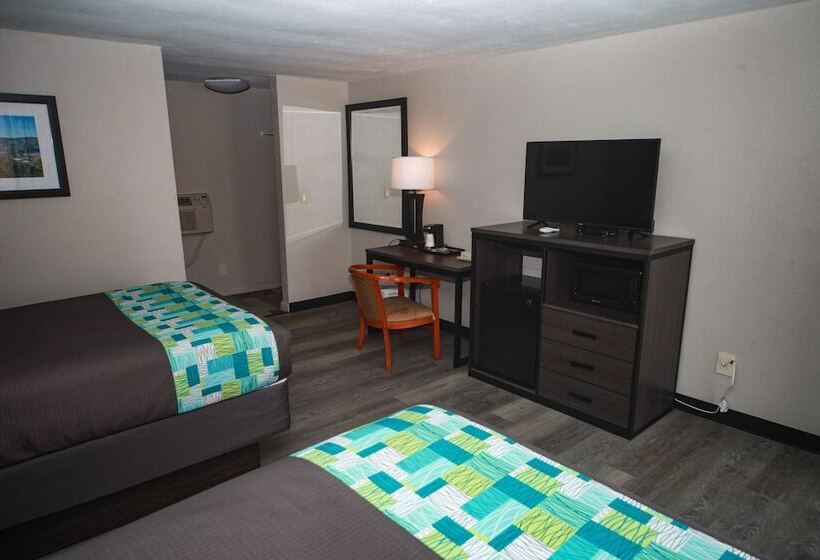 Отель Relax Inn