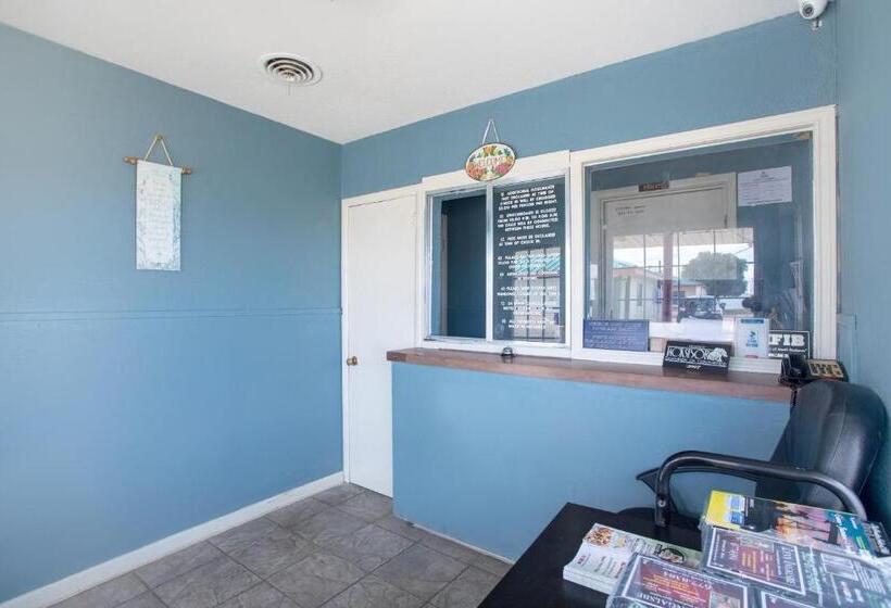 Отель Relax Inn