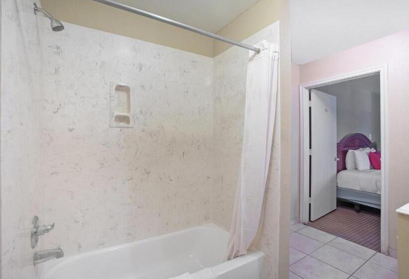 Отель Relax Inn