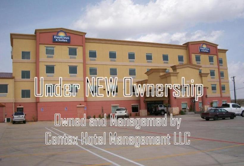 Отель Robinson Inn And Suites