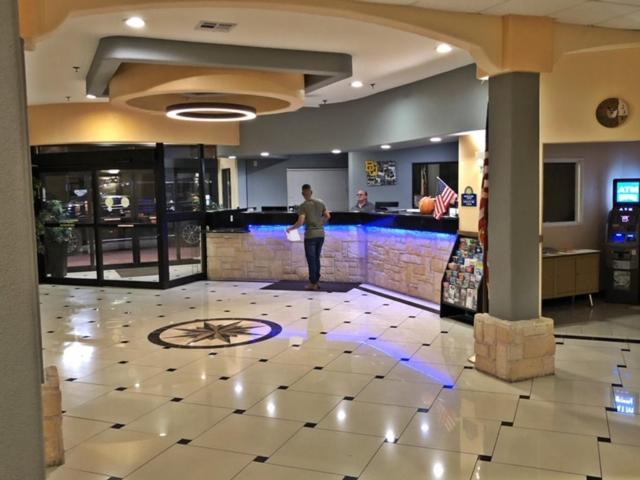 호텔 Robinson Inn And Suites