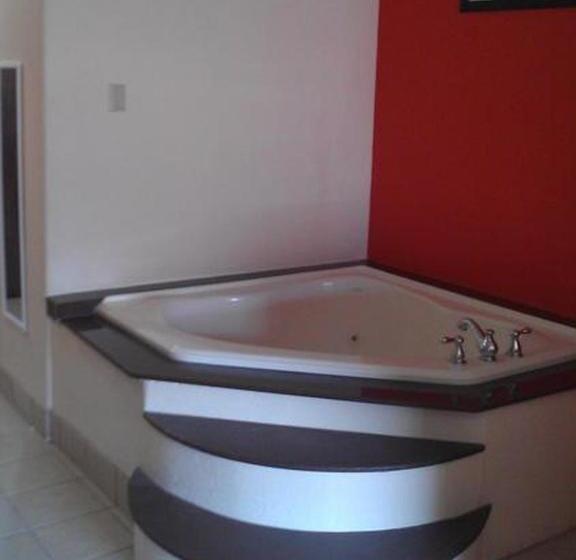 호텔 Robinson Inn And Suites