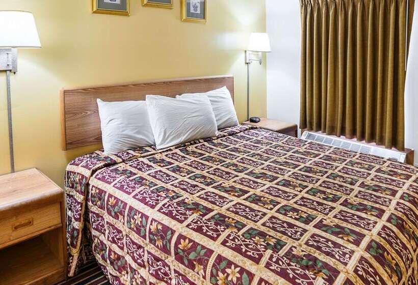 호텔 Rodeway Inn & Suites