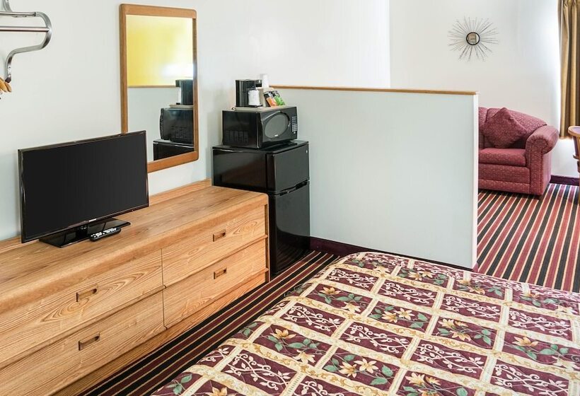 هتل Rodeway Inn & Suites