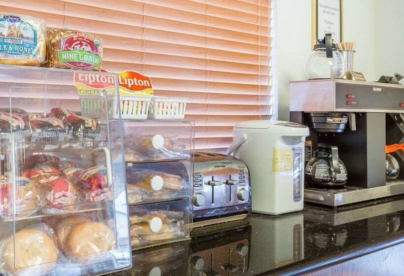 فندق Rodeway Inn