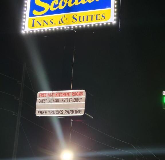 Отель Scottish Inn & Suites