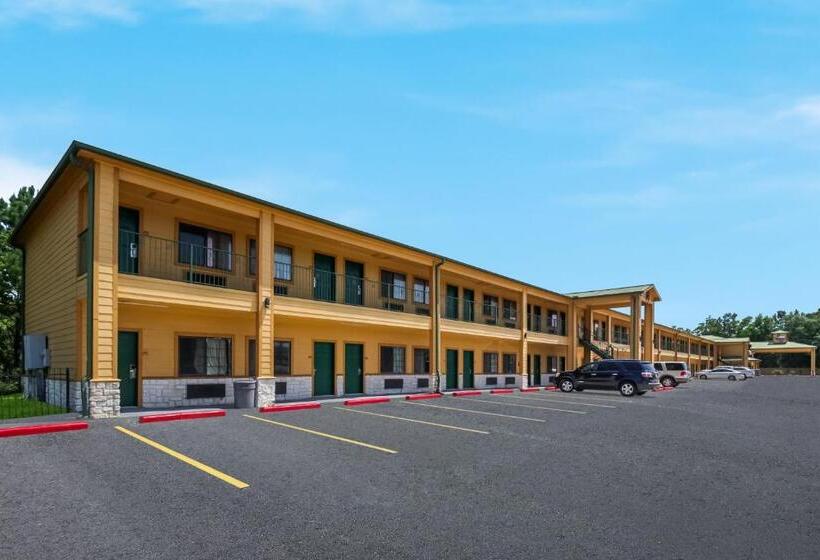 Отель Scottish Inn & Suites