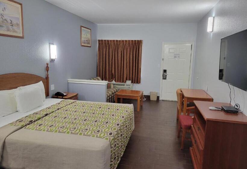 Отель Scottish Inn & Suites