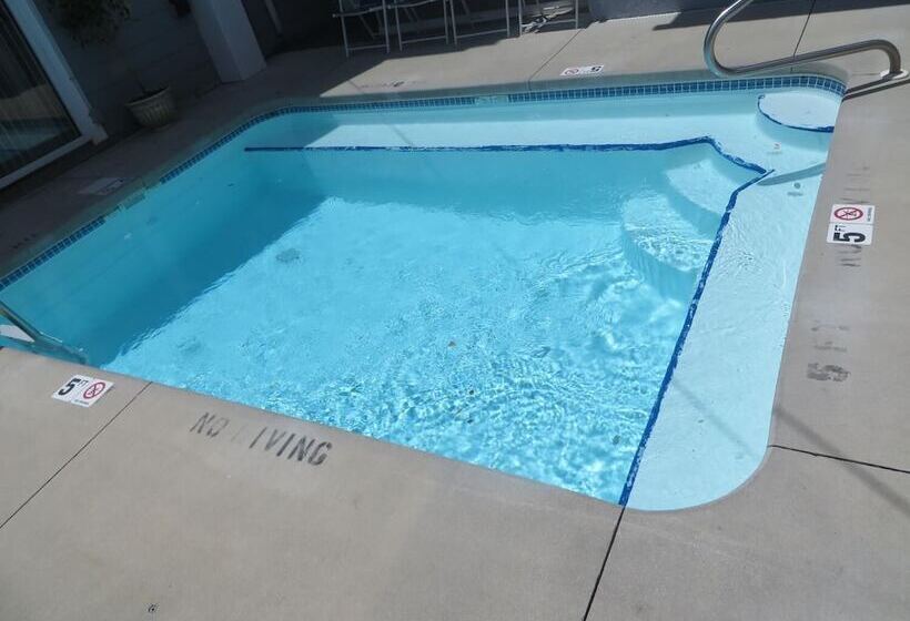 Отель Sea Breeze Ocean City