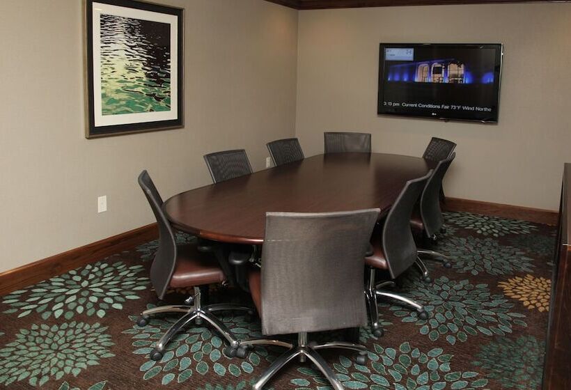 בית מלון כפרי Staybridge Suites Lincoln North East, An Ihg