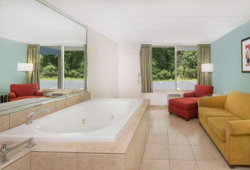 فندق Super 8 By Wyndham Kingsland I 95 Naval Base Area