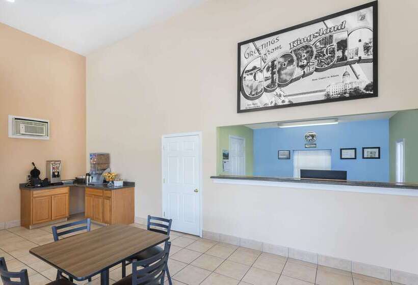 فندق Super 8 By Wyndham Kingsland I 95 Naval Base Area