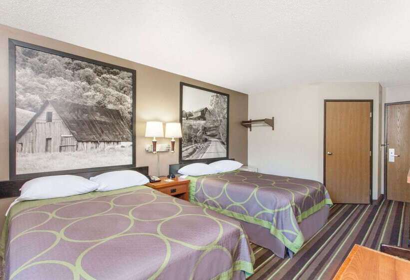 Отель Super 8 By Wyndham Richlands/claypool Hill Area