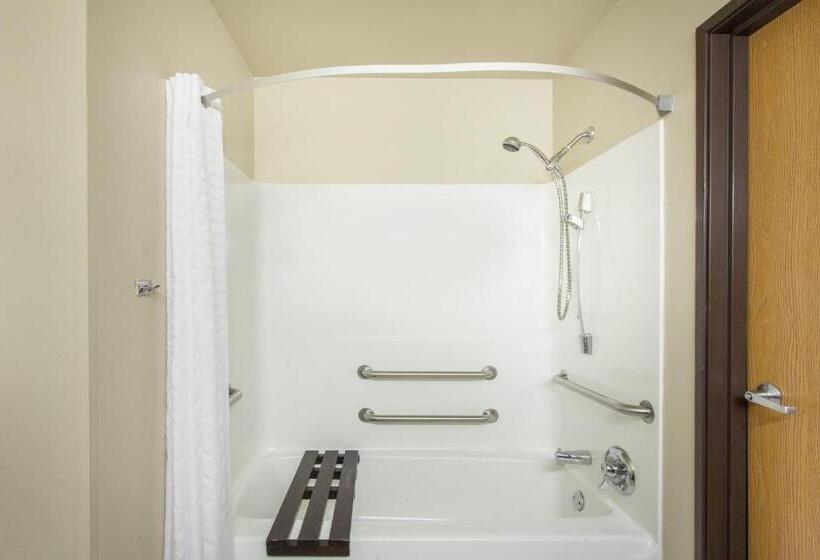 Отель Super 8 By Wyndham Richlands/claypool Hill Area