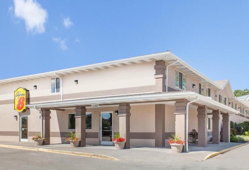 Отель Super 8 By Wyndham Richlands/claypool Hill Area