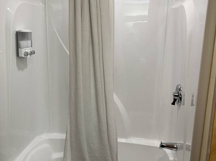 호텔 The Common Man Inn & Restaurant