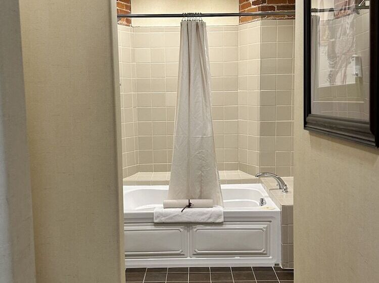 호텔 The Common Man Inn & Restaurant