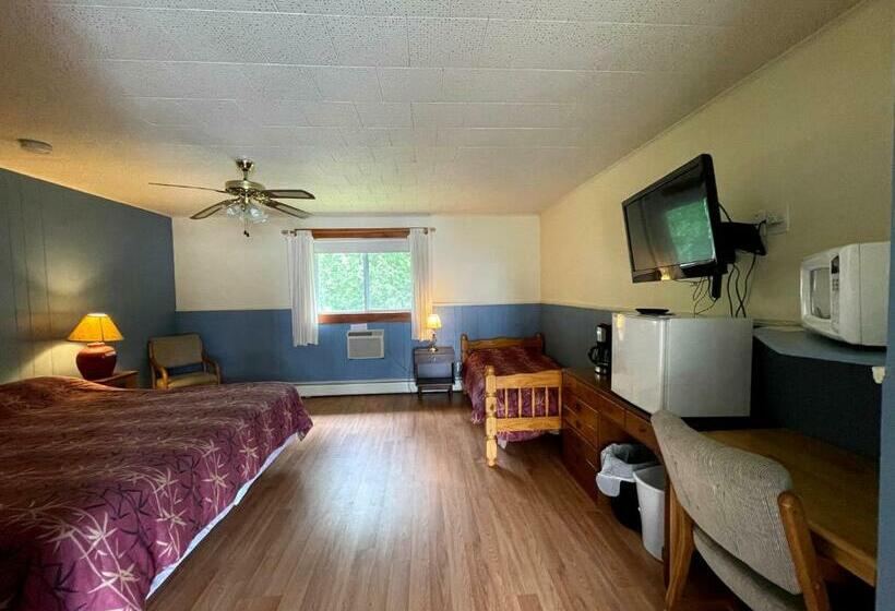 هتل The Riverside Inn