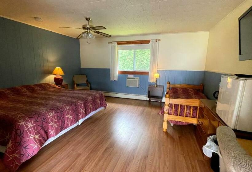 هتل The Riverside Inn