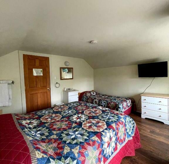 هتل The Riverside Inn