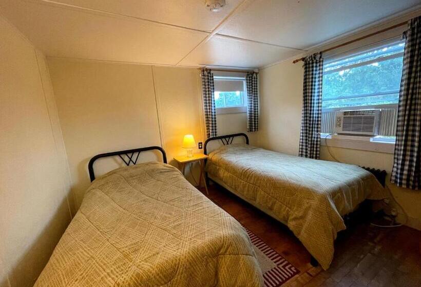 هتل The Riverside Inn