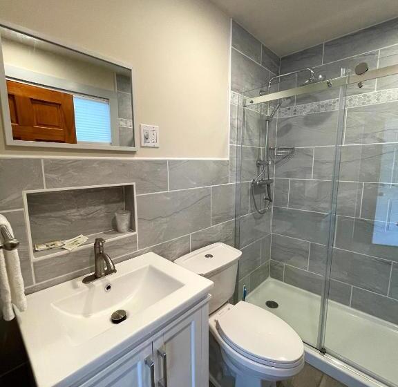 هتل The Riverside Inn