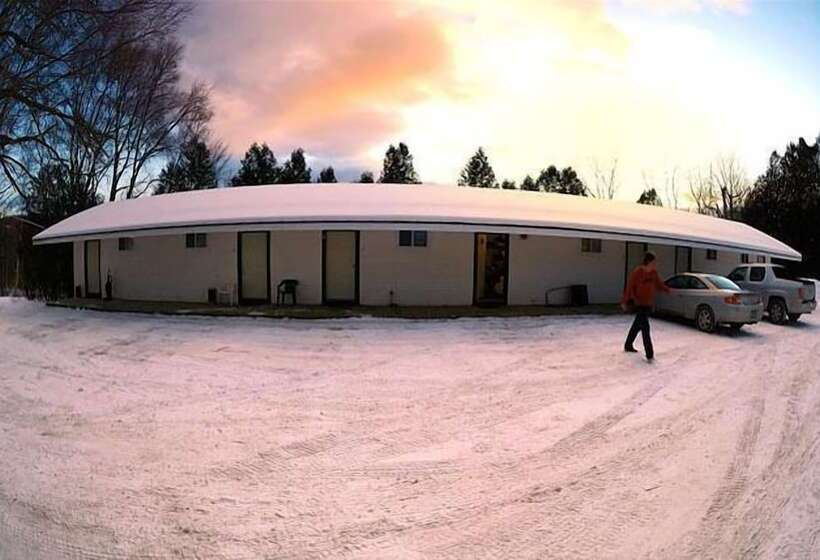 هتل The Riverside Inn