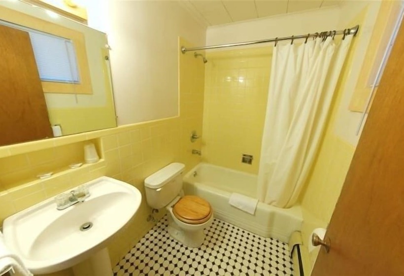 هتل The Riverside Inn