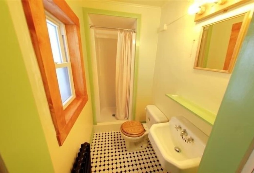 هتل The Riverside Inn