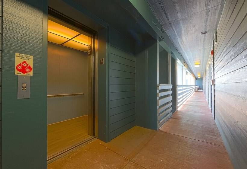 Oyo Waves Hotel Newport Or Nye Beach